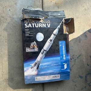 Lego NASA Apollo Saturn V Rocket Set - Black, White, Blue